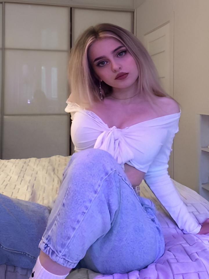 Роксана привлекальеная девушка из Читы цена от 5000 руб