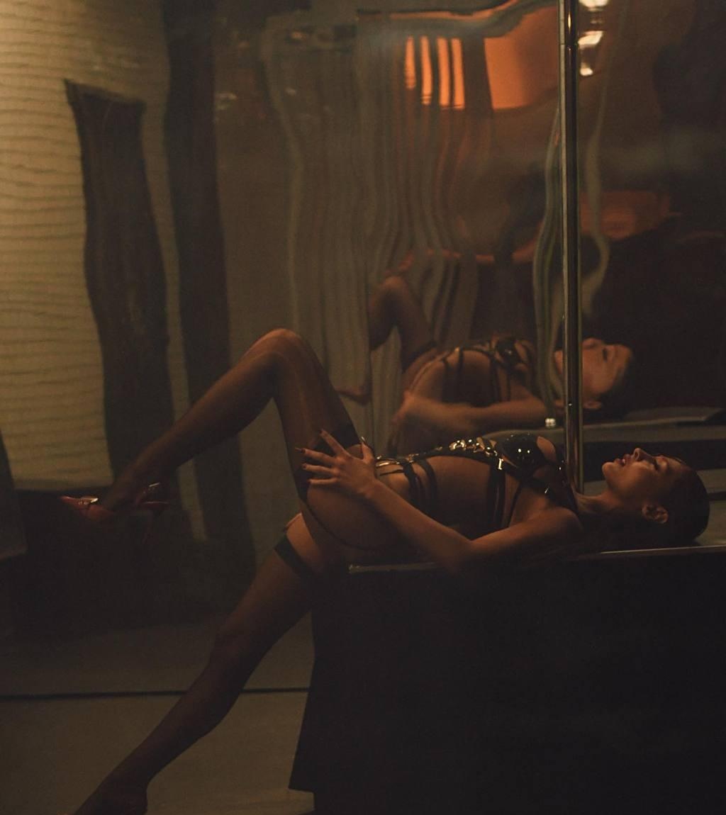 Соня привлекальеная девушка из Читы цена от 10000 руб