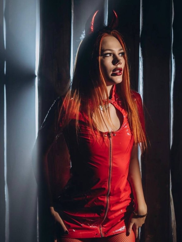 Дамира привлекательная девушка из Читы цена от 4000 руб